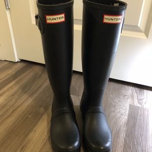 Hunter Original Tall Rain Boots in Black- size 6